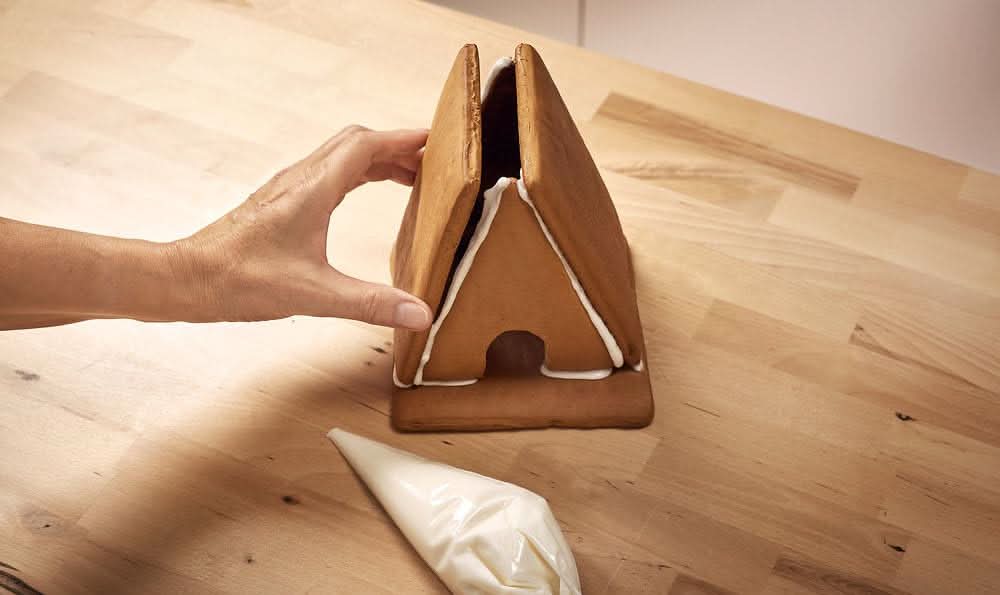 Dr.Oetker Knusper-Häuschen, Lebkuchenhaus Dekorierset zum Basteln, Knusperhaus für die Weihnachtszeit - 403g - Image 4